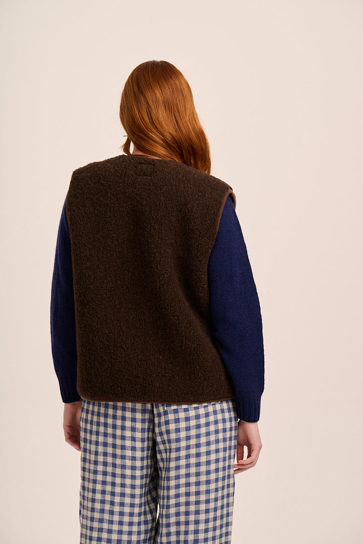 Coldbreaker Peptico Vest - Brown – styled on model
