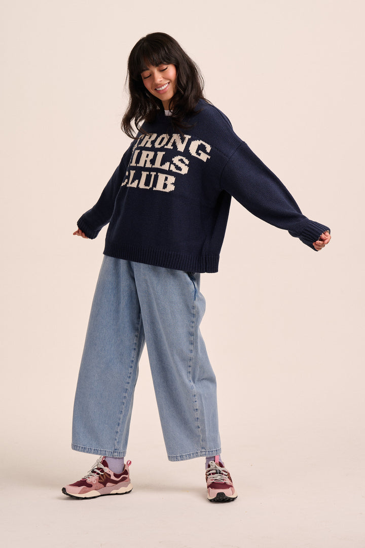 Knitted Strong Girls Club Jumper - Navy – close-up detail