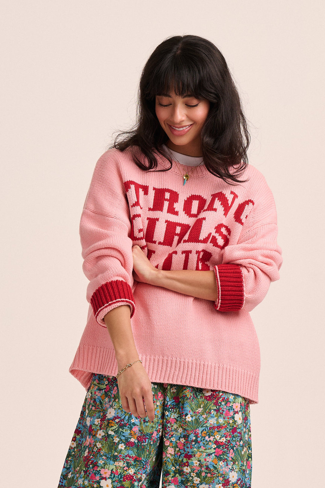 Knitted Strong Girls Club Jumper - Pink – close-up detail
