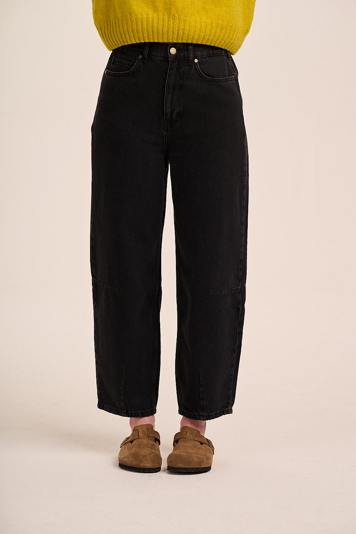Maggie Barrel Leg Jean - Black