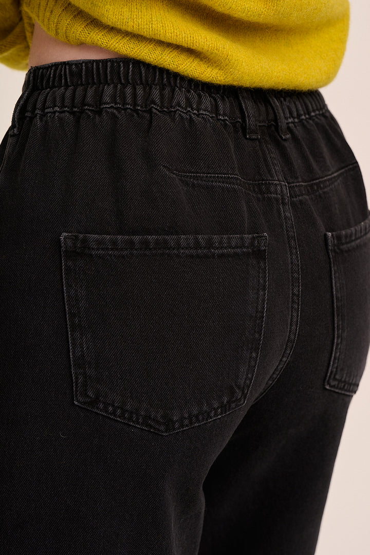 Maggie Barrel Leg Jean - Black