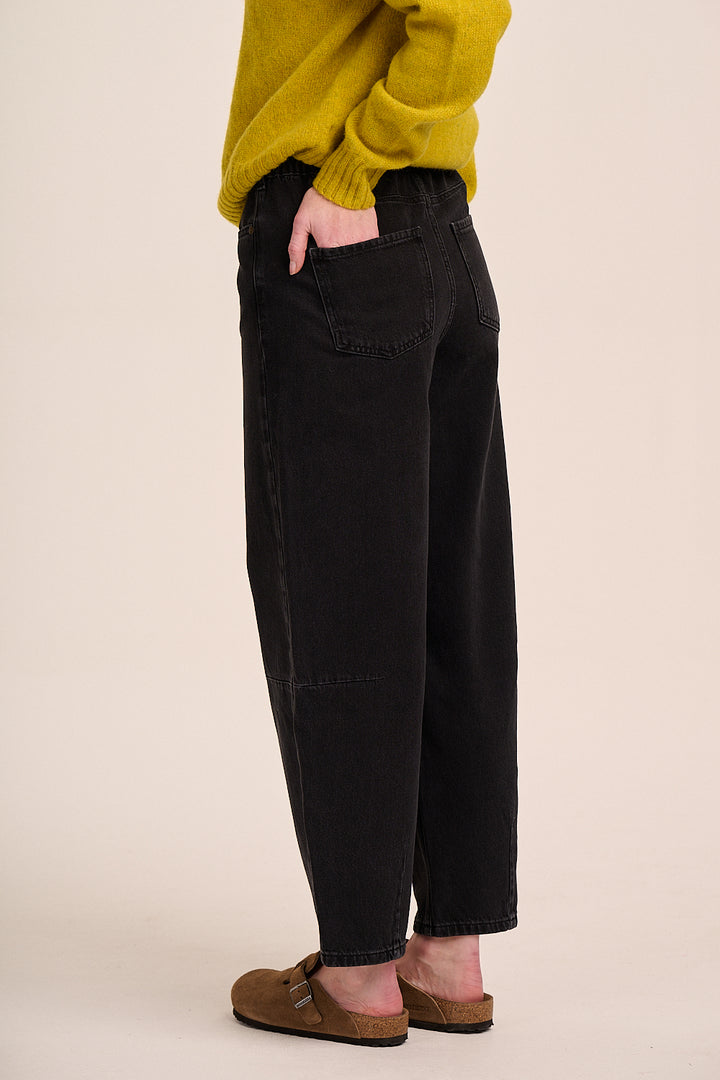 Maggie Barrel Leg Jean - Black