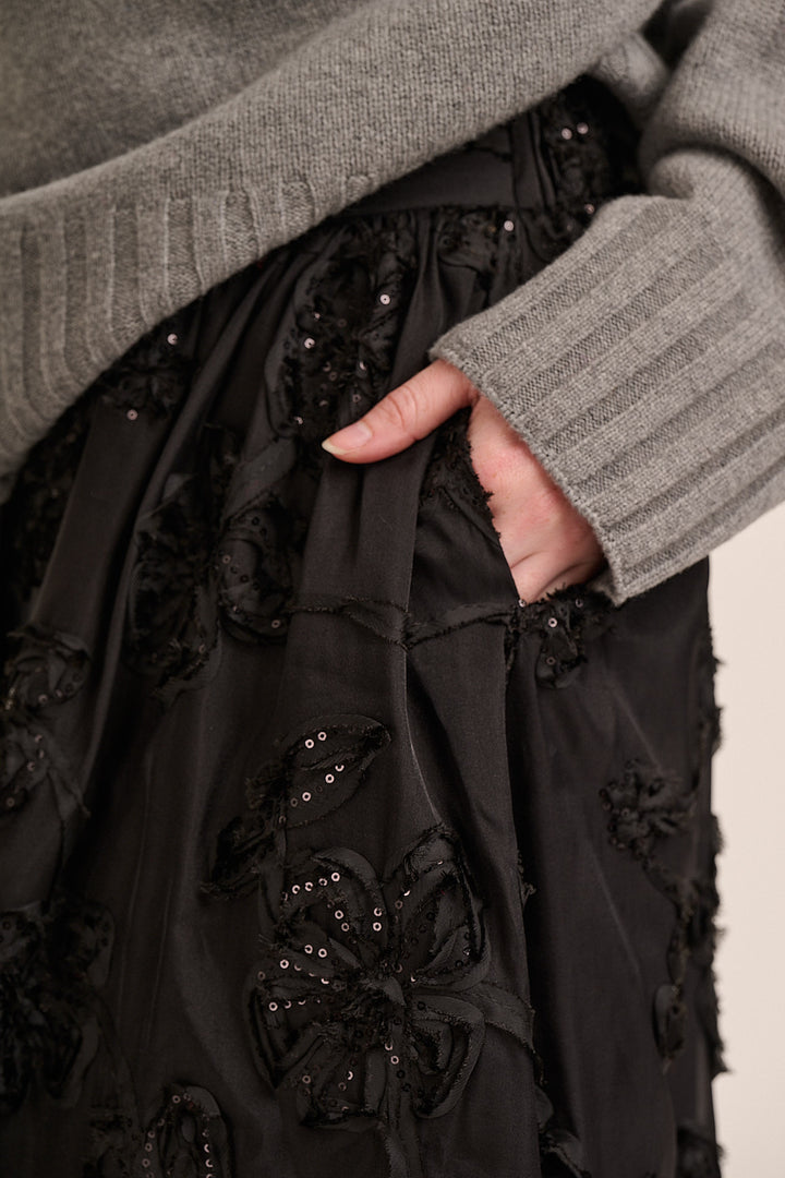 Eva Applique Circle Skirt - Black