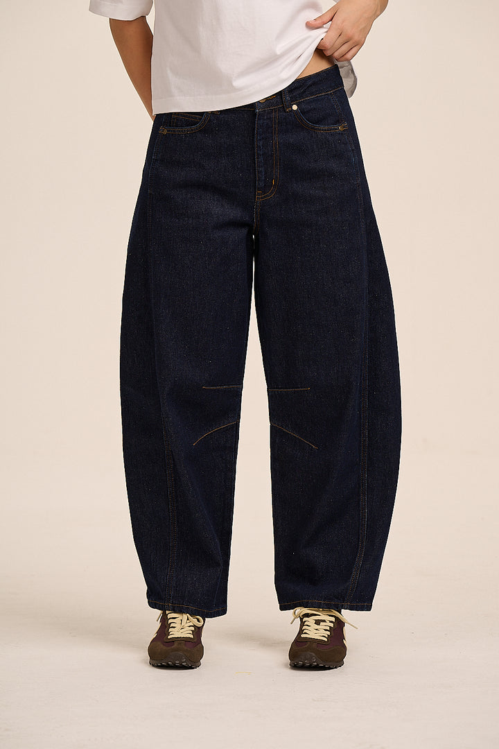 Barrel leg dark wash jeans back view with pockets — Mutha.Hood
