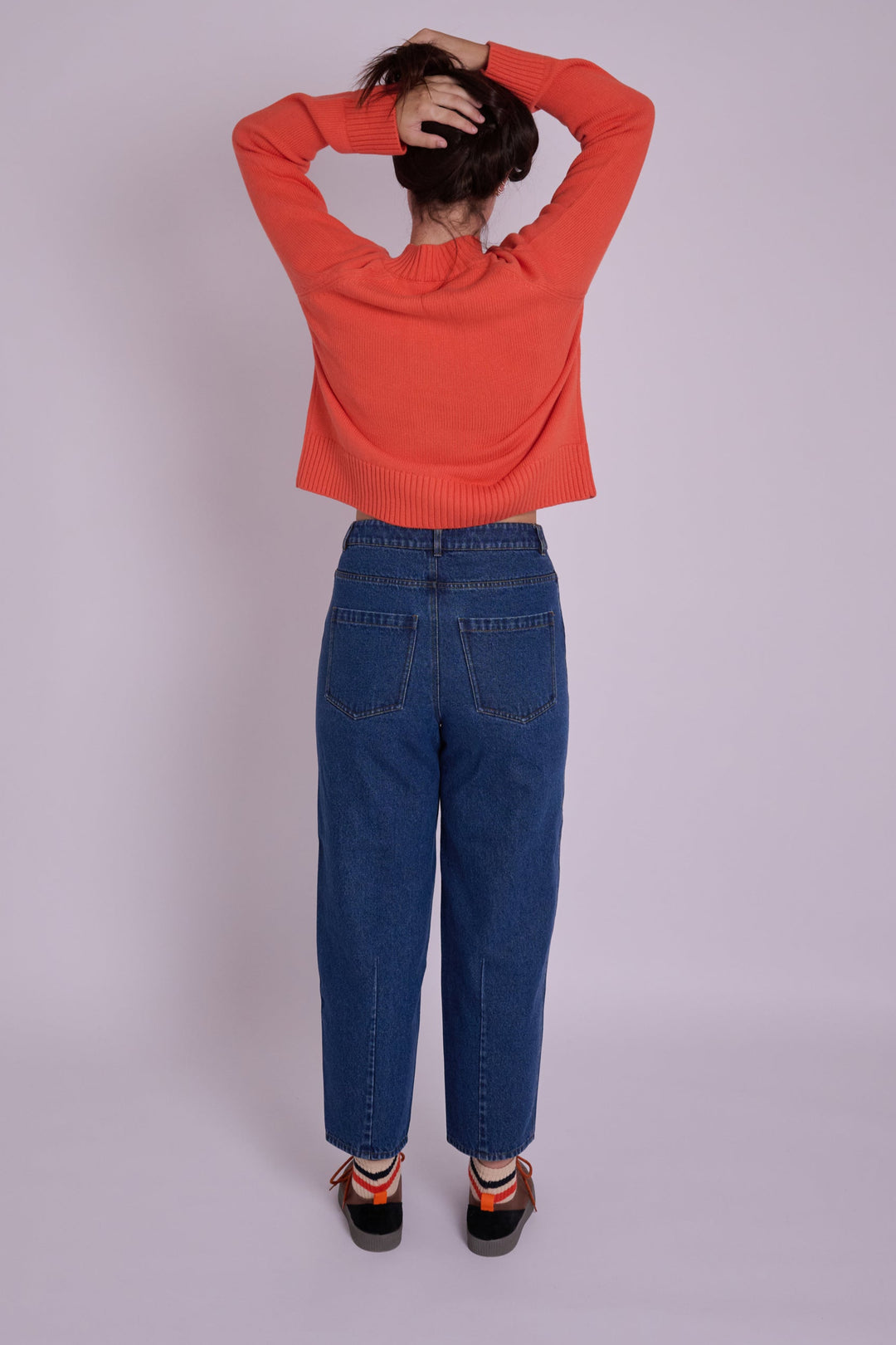 Dolly Mid Wash Barrel Leg Jean