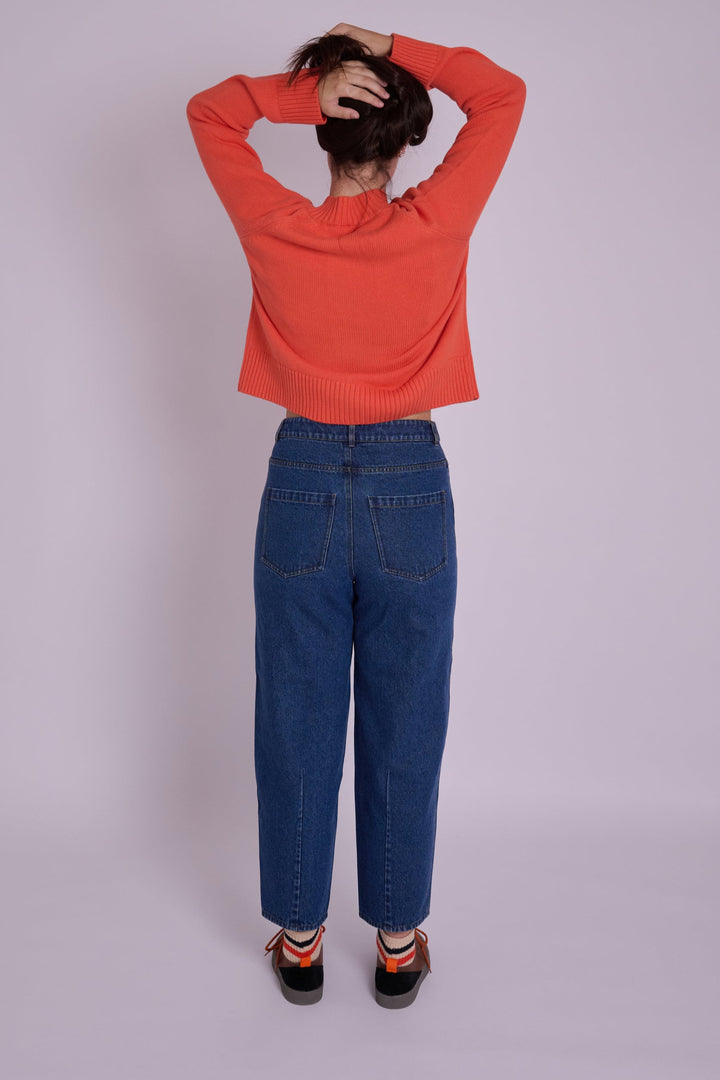Dolly Mid Wash Barrel Leg Jean