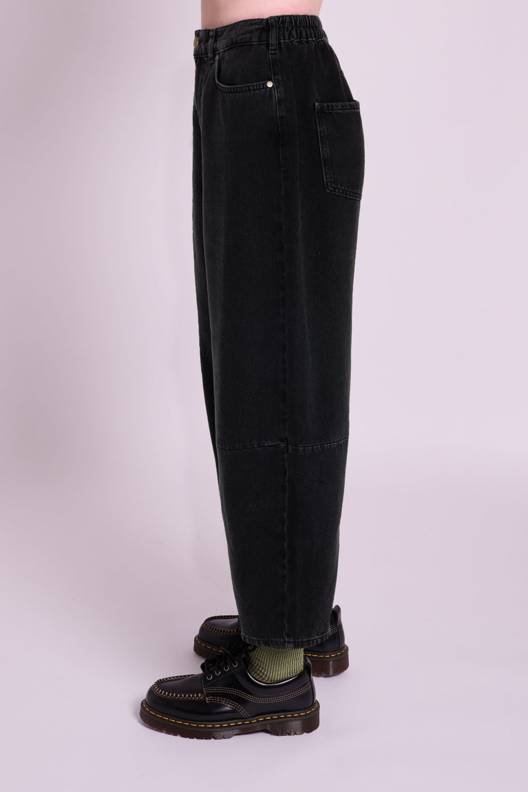 Maggie Black Barrel Leg Jean