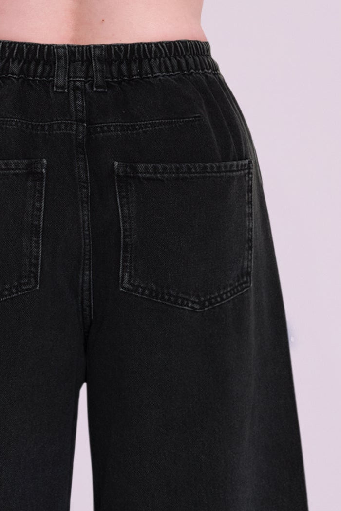 Maggie Black Barrel Leg Jean