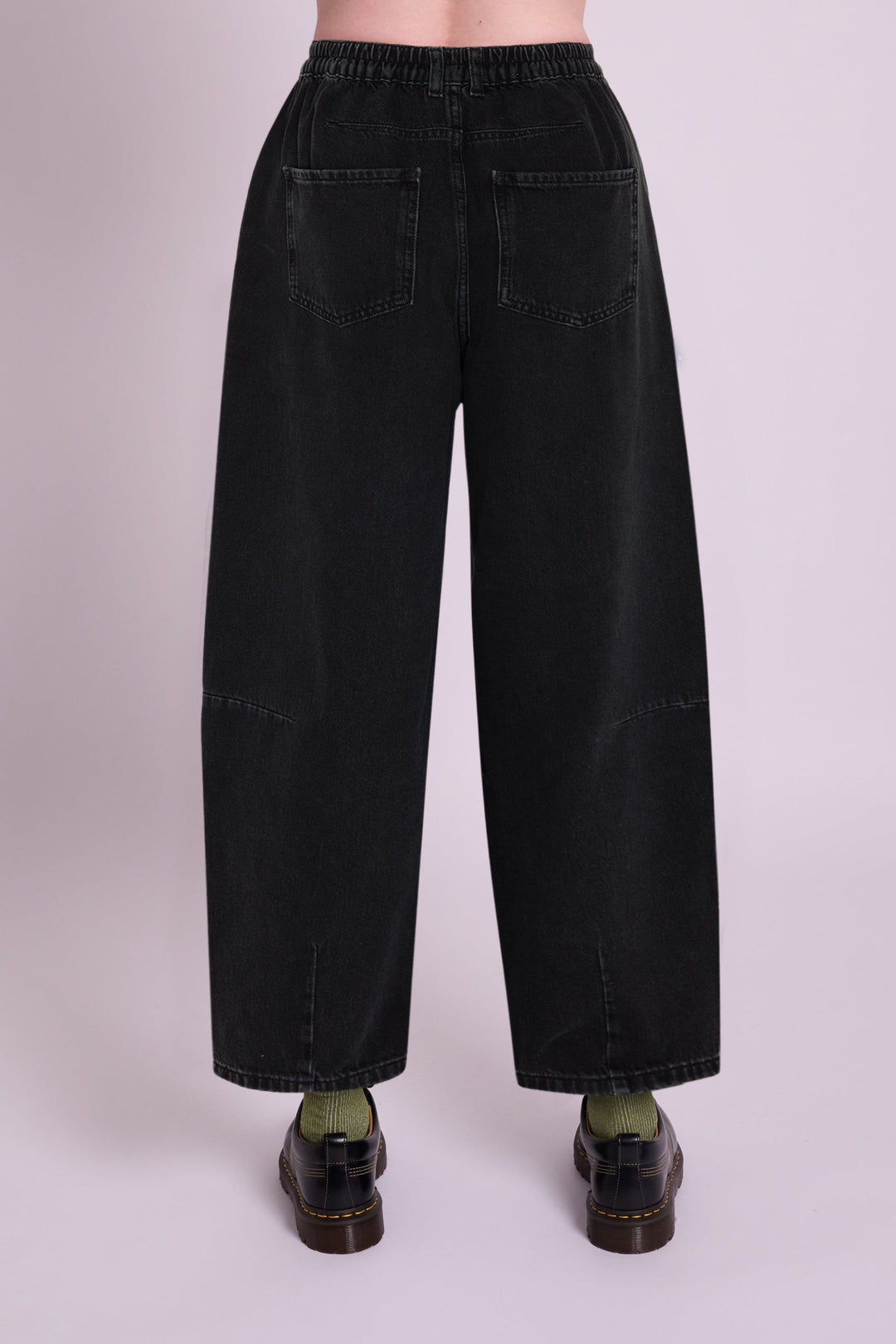 Maggie Black Barrel Leg Jean