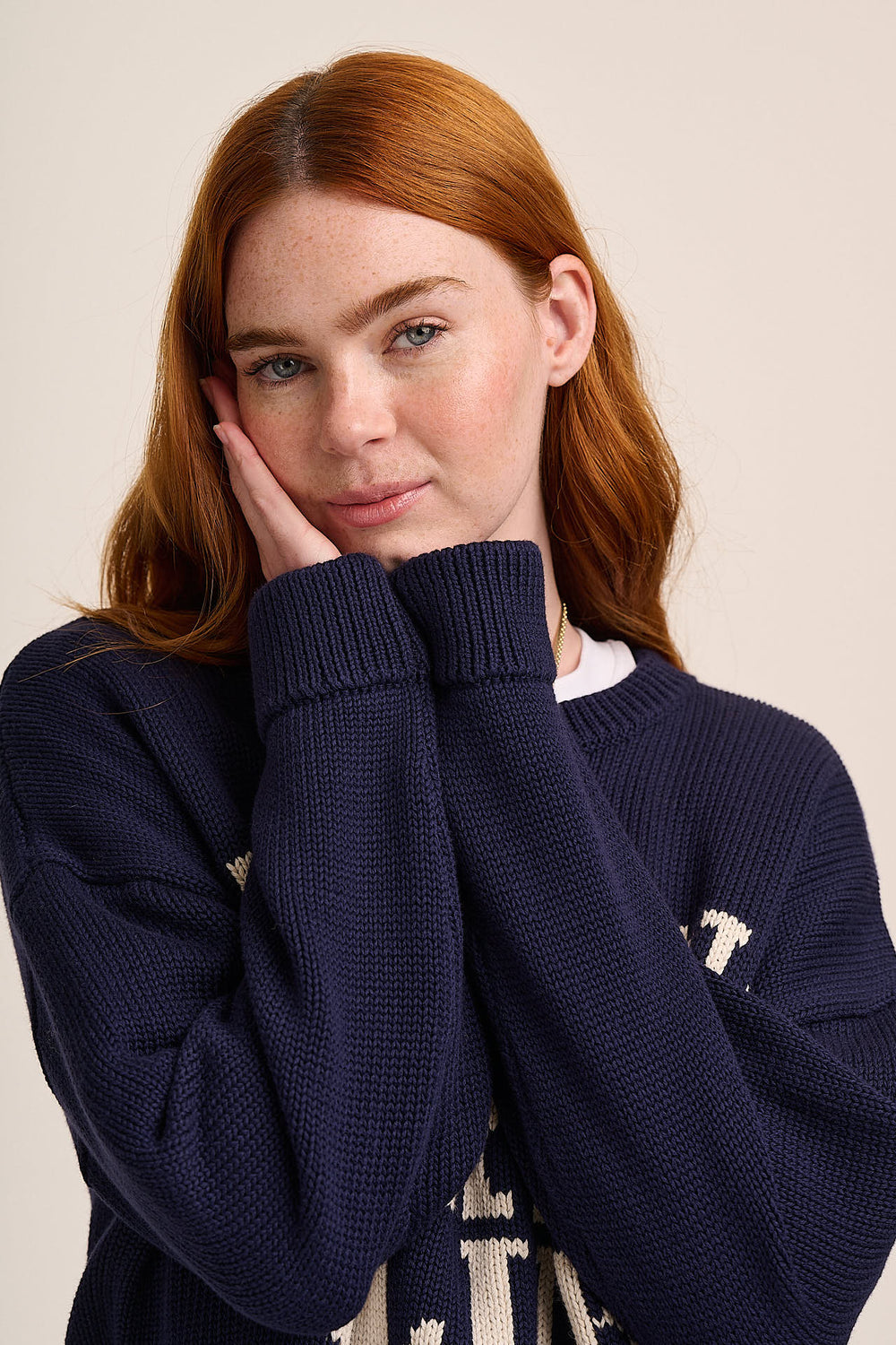Strong Girls Club cotton jumper close-up of knitted slogan — Mutha.Hood