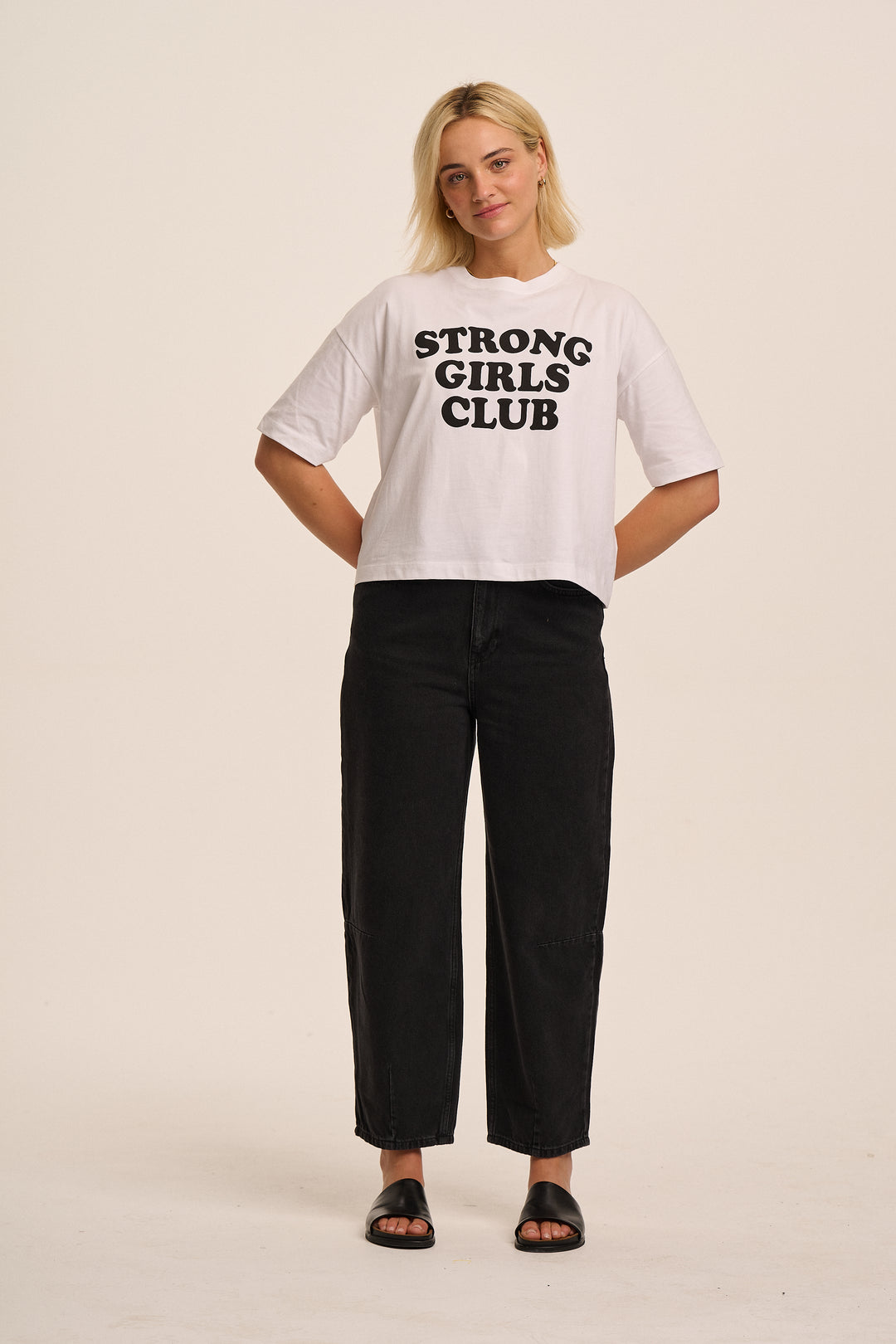 Maggie Barrel Leg Jean - Black