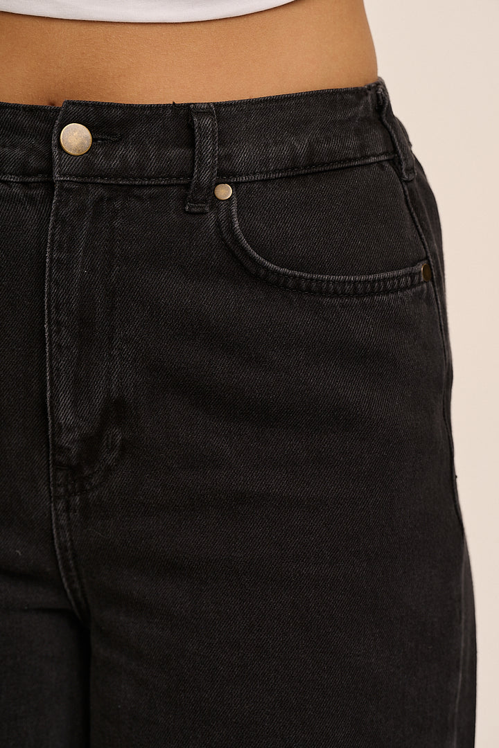 Maggie Barrel Leg Jean - Washed Black